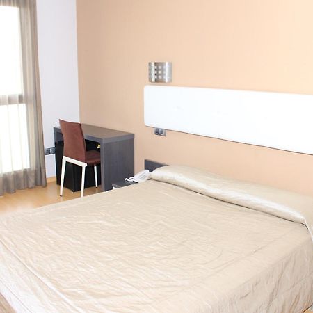 Hotel Ciutat D'Ампоста Номер фото
