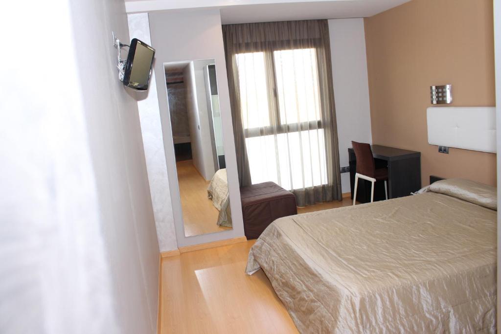 Hotel Ciutat D'Ампоста Номер фото